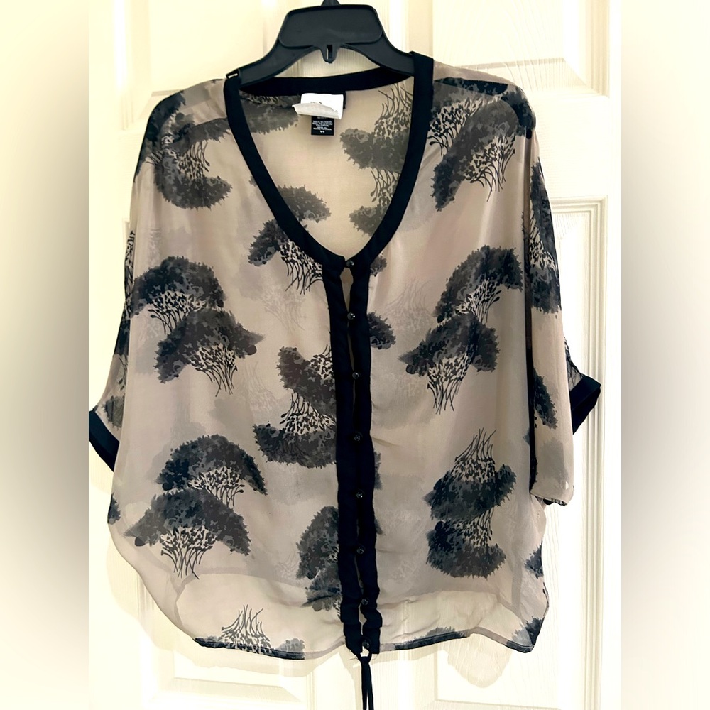 APOSTROTOPHE TOP 
3 for $20